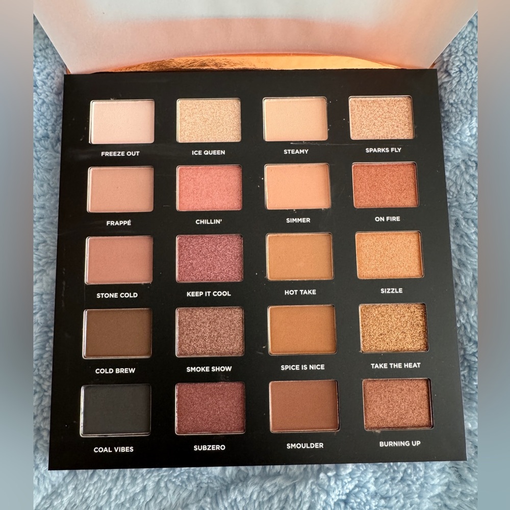 ICONIC LONDON Hotting Up Eyeshadow Palette NIB - Picture 6 of 7